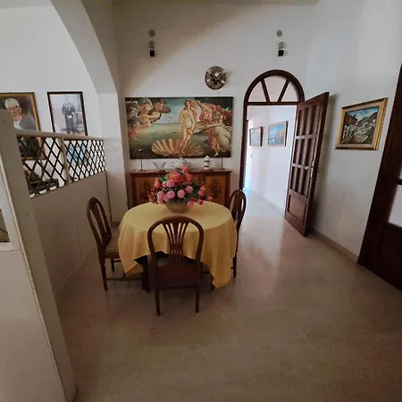 Flora Country house