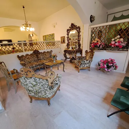 Flora Country house *