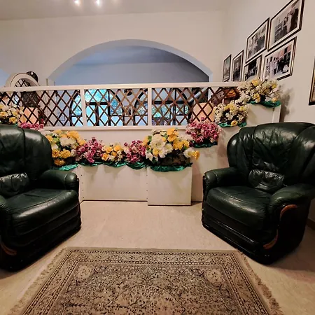 Kır Evi Flora *